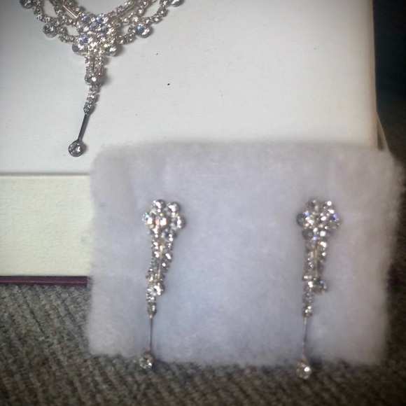 Stunning necklace and earrings set - Picture 3 of 6